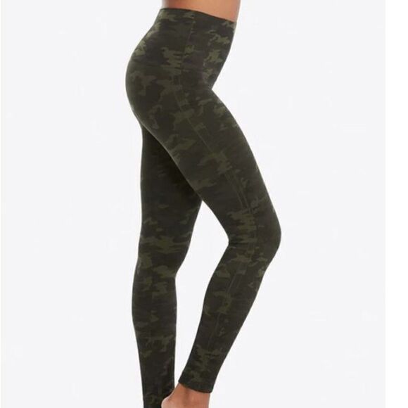 NWT SPANX Look at Me Now Green Camo Leggings Size Medium - Picture 6 of 9